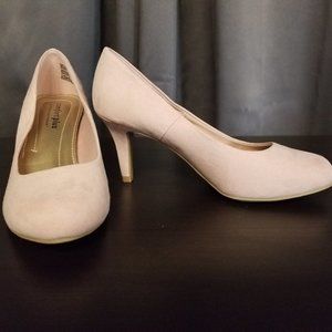Comfort Plus Light Pink Suede Heels Size 5